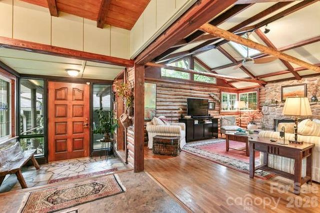 20 Deva Glen Road, Asheville, NC 28804