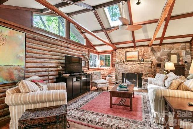20 Deva Glen Road, Asheville, NC 28804