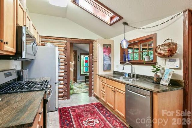 20 Deva Glen Road, Asheville, NC 28804