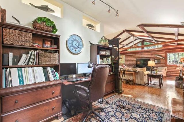 20 Deva Glen Road, Asheville, NC 28804