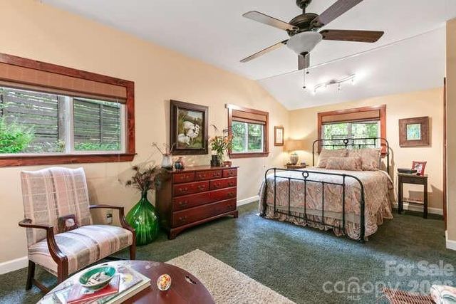 20 Deva Glen Road, Asheville, NC 28804