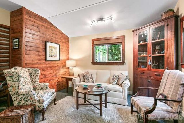20 Deva Glen Road, Asheville, NC 28804