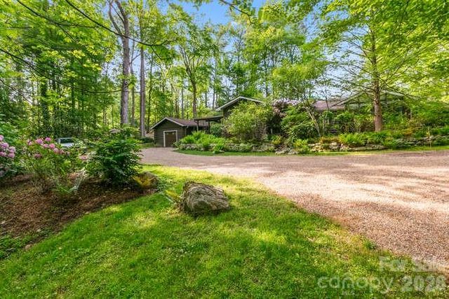 20 Deva Glen Road, Asheville, NC 28804