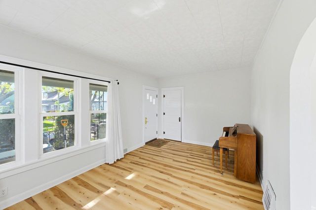 1514 S 36th STREET, Milwaukee, WI 53215