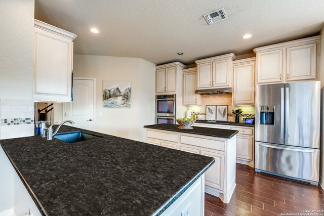 755 PANORAMA PT, Canyon Lake, TX 78133
