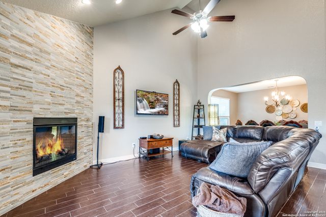 755 PANORAMA PT, Canyon Lake, TX 78133