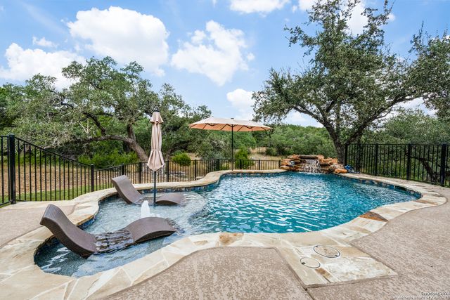 755 PANORAMA PT, Canyon Lake, TX 78133