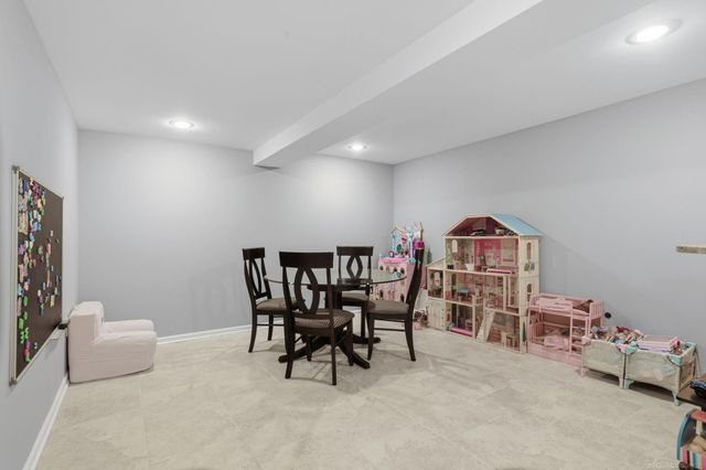 54501 Aurora Park, Shelby Twp, MI 48316