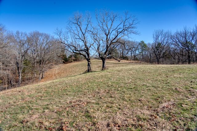 347 Ridgeline Road, Eureka Springs, AR 72632