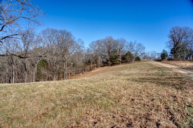 347 Ridgeline Road, Eureka Springs, AR 72632