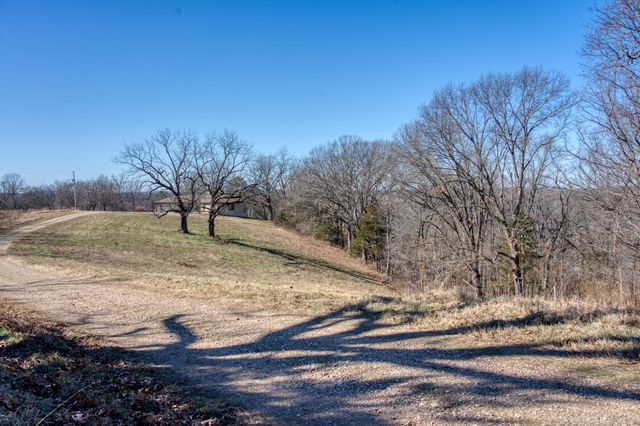 347 Ridgeline Road, Eureka Springs, AR 72632