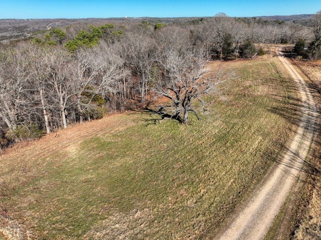 347 Ridgeline Road, Eureka Springs, AR 72632