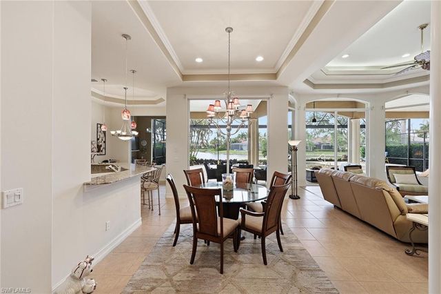 8907 Shenendoah CIR, Naples, FL 34113