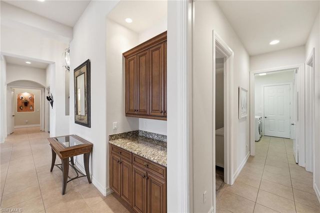 8907 Shenendoah CIR, Naples, FL 34113