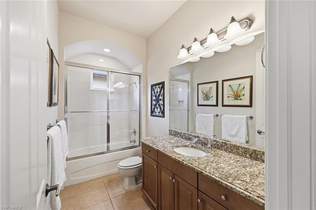 8907 Shenendoah CIR, Naples, FL 34113