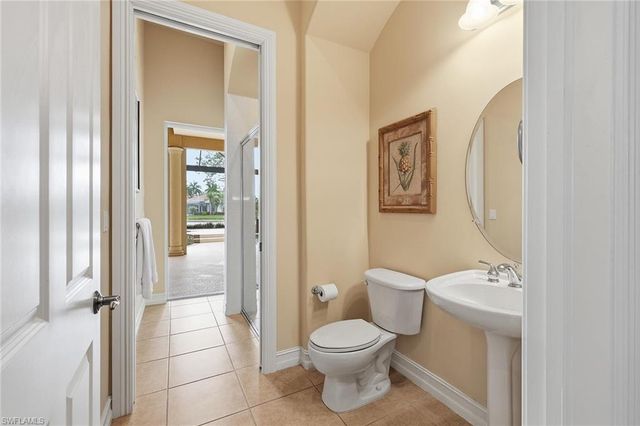 8907 Shenendoah CIR, Naples, FL 34113