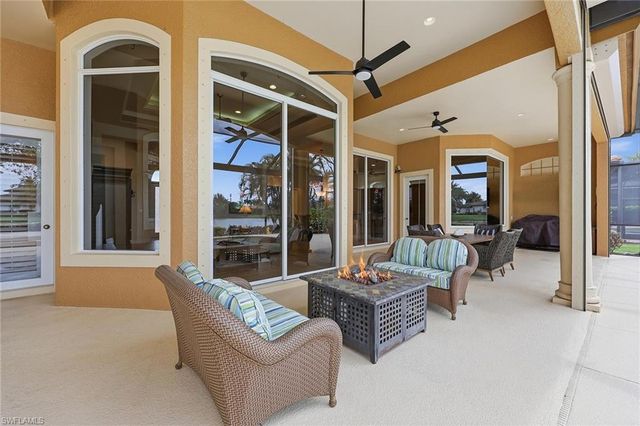 8907 Shenendoah CIR, Naples, FL 34113