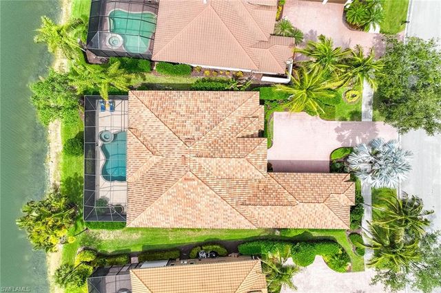 8907 Shenendoah CIR, Naples, FL 34113