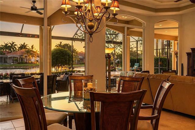 8907 Shenendoah CIR, Naples, FL 34113