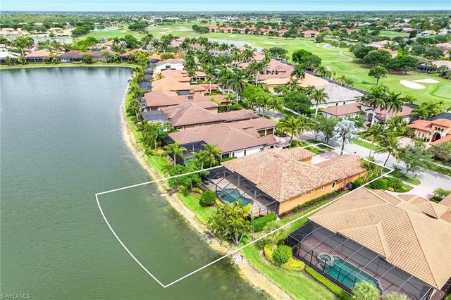 8907 Shenendoah CIR, Naples, FL 34113