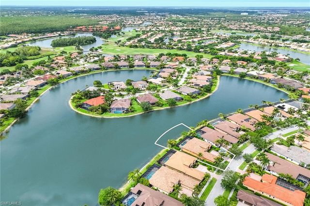 8907 Shenendoah CIR, Naples, FL 34113