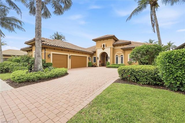 8907 Shenendoah CIR, Naples, FL 34113