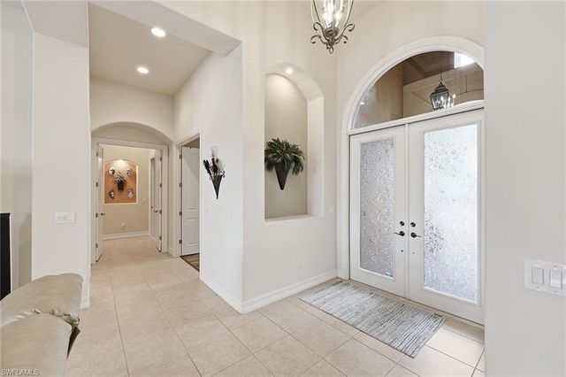 8907 Shenendoah CIR, Naples, FL 34113