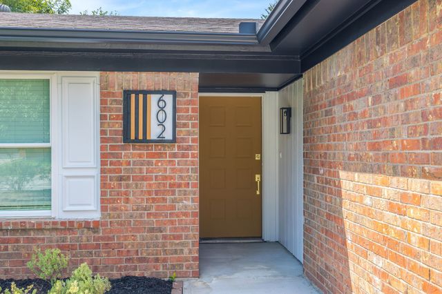 602 S Waxahachie Street, Mansfield, TX 76063