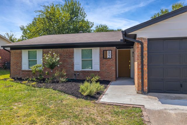602 S Waxahachie Street, Mansfield, TX 76063