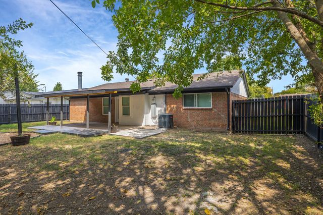 602 S Waxahachie Street, Mansfield, TX 76063