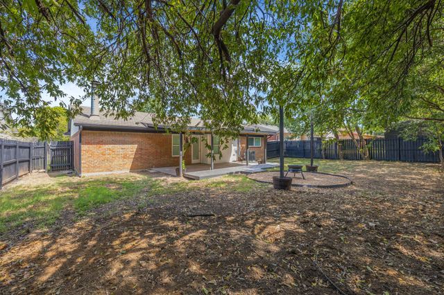 602 S Waxahachie Street, Mansfield, TX 76063