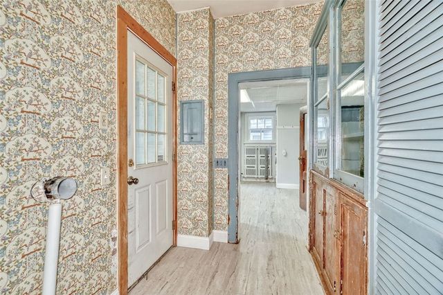 153 Seneca Parkway, Rochester, NY 14613