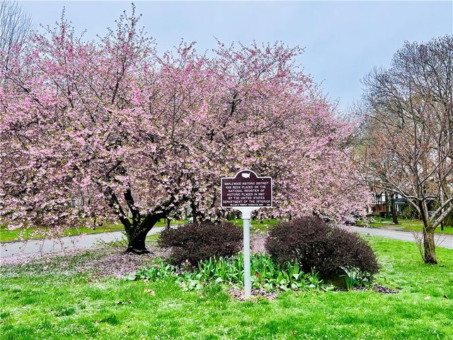 153 Seneca Parkway, Rochester, NY 14613