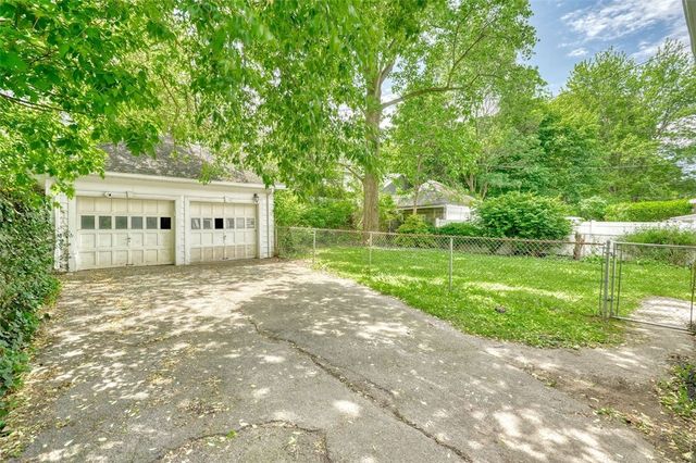 153 Seneca Parkway, Rochester, NY 14613