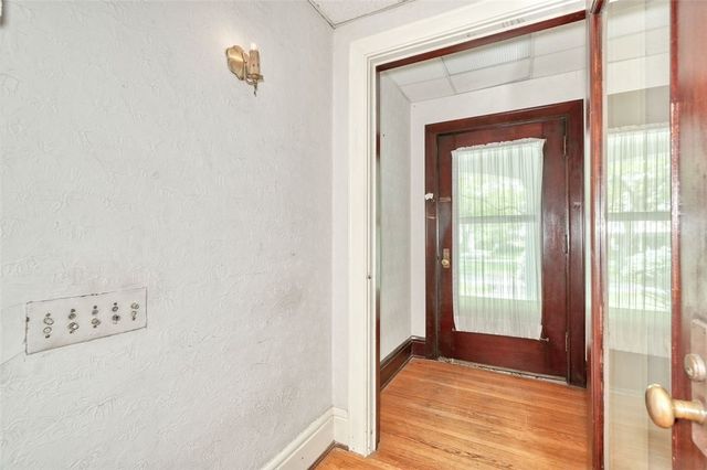 153 Seneca Parkway, Rochester, NY 14613