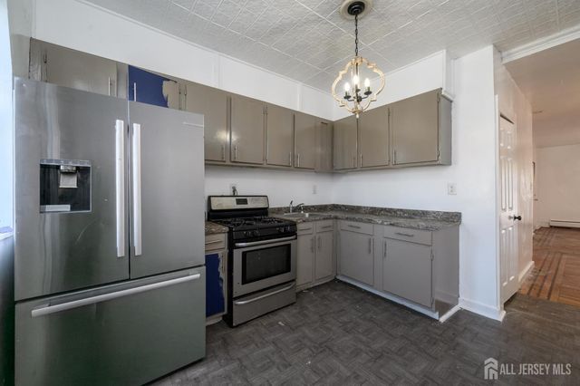 661 Kennedy Boulevard, Bayonne, NJ 07002