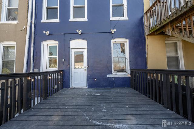 661 Kennedy Boulevard, Bayonne, NJ 07002