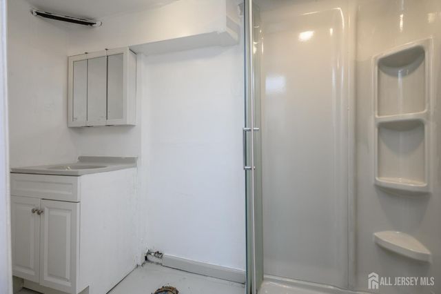 661 Kennedy Boulevard, Bayonne, NJ 07002