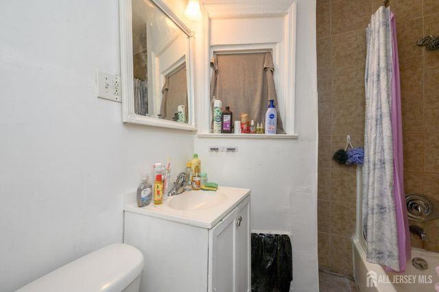 661 Kennedy Boulevard, Bayonne, NJ 07002
