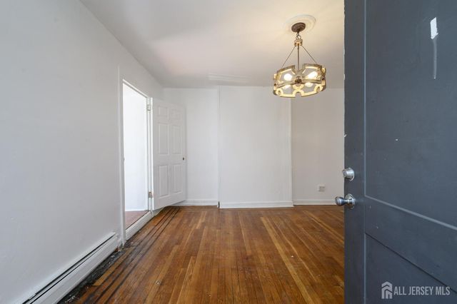 661 Kennedy Boulevard, Bayonne, NJ 07002