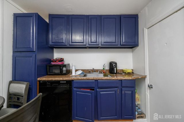 661 Kennedy Boulevard, Bayonne, NJ 07002