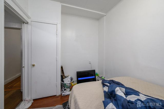 661 Kennedy Boulevard, Bayonne, NJ 07002