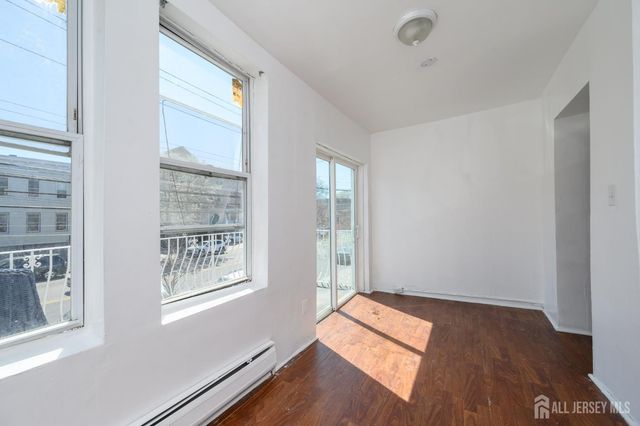 661 Kennedy Boulevard, Bayonne, NJ 07002