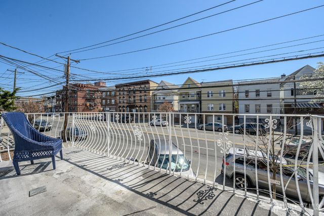 661 Kennedy Boulevard, Bayonne, NJ 07002