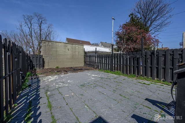 661 Kennedy Boulevard, Bayonne, NJ 07002