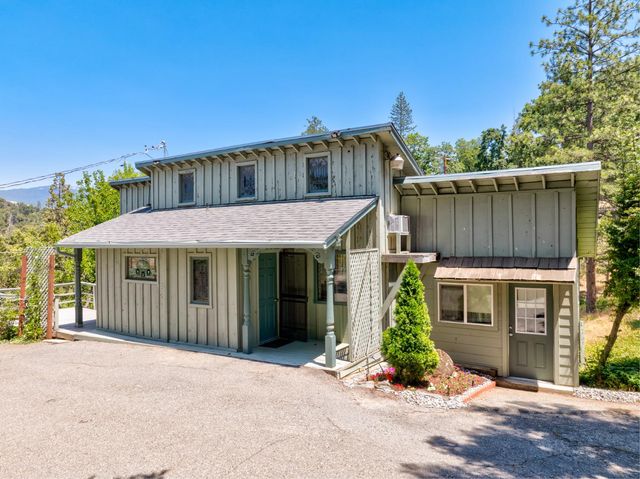 52038 Road 426, Oakhurst, CA 93644