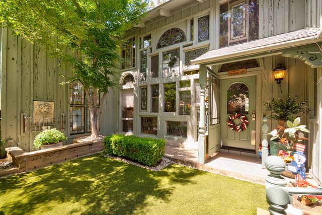 52038 Road 426, Oakhurst, CA 93644