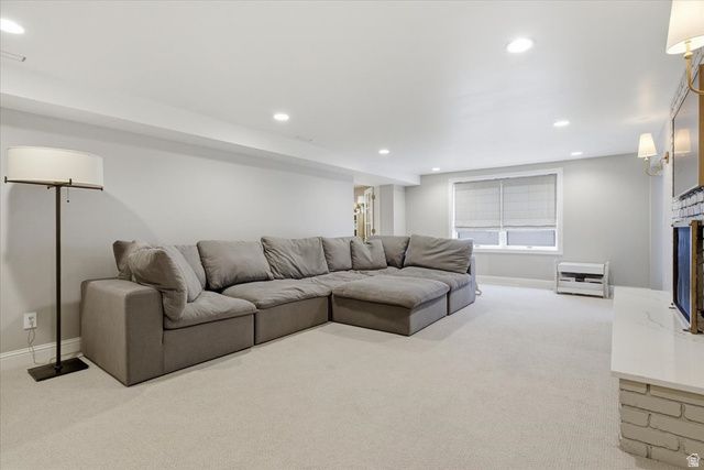 2522 E SKYLINE DR, Salt Lake City, UT 84108