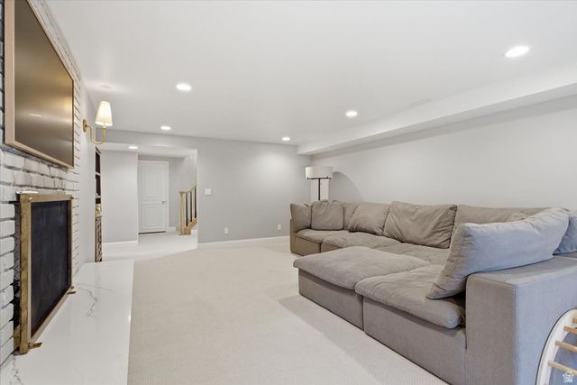 2522 E SKYLINE DR, Salt Lake City, UT 84108