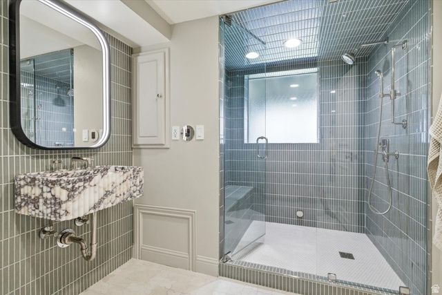 2522 E SKYLINE DR, Salt Lake City, UT 84108